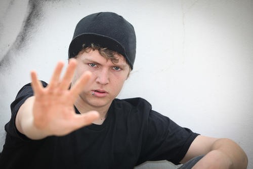 如何化解男孩的反抗情绪